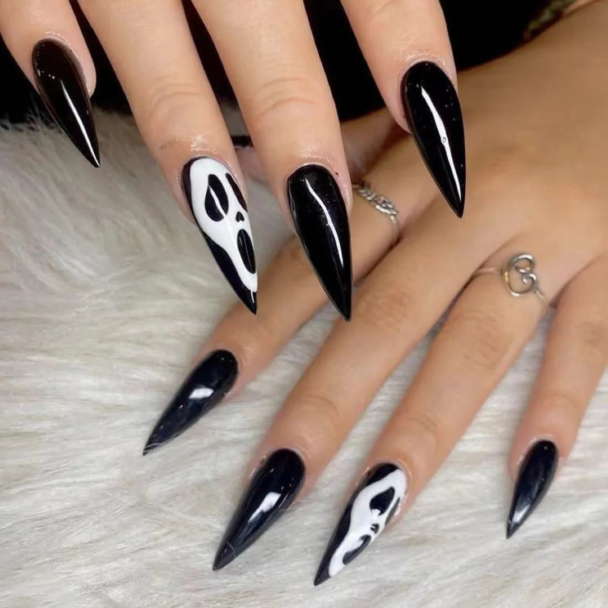 acrylic prom nails for black dress Nails to match black dress prom