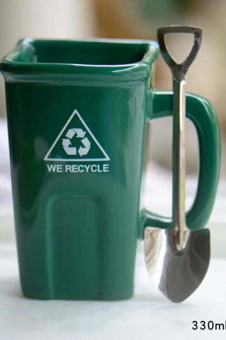 Eco-friendly Recycling 330ml Ceramic Mug With Shovel Handle