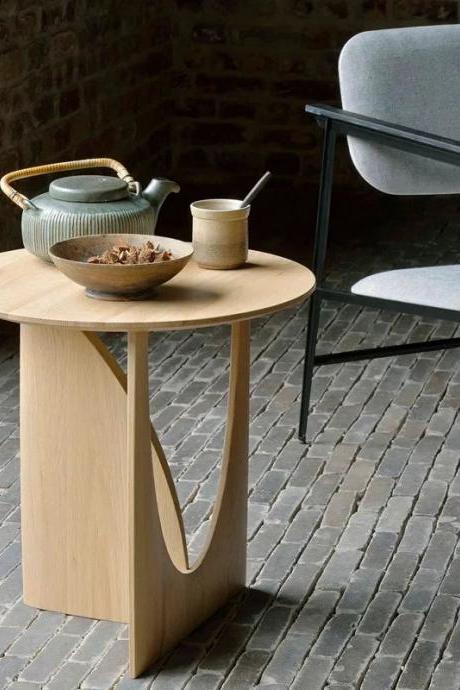 Modern Oak Side Table With Curved Base Design