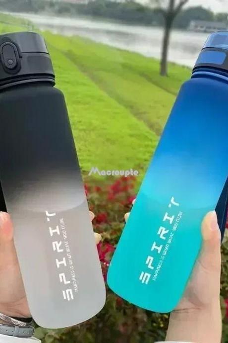 Leakproof Gradient Sports Water Bottles With Flip Lid