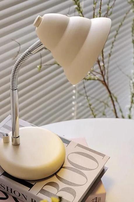 Modern Adjustable Heart-shaped Led Desk Lamp White