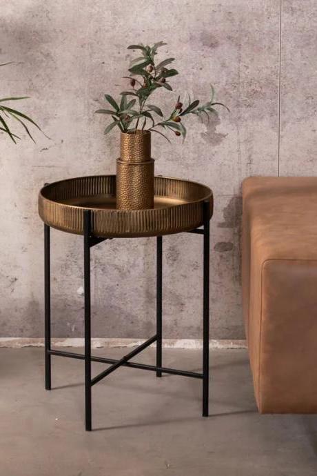 Modern Ribbed Metal Side Table With Black Legs